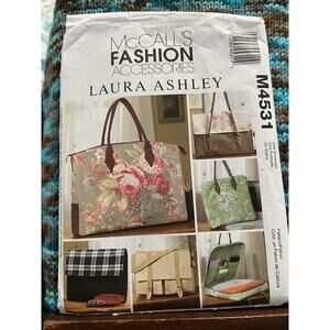 McCalls pattern 4531 Laura Ashley business laptop bags totes messenger bag